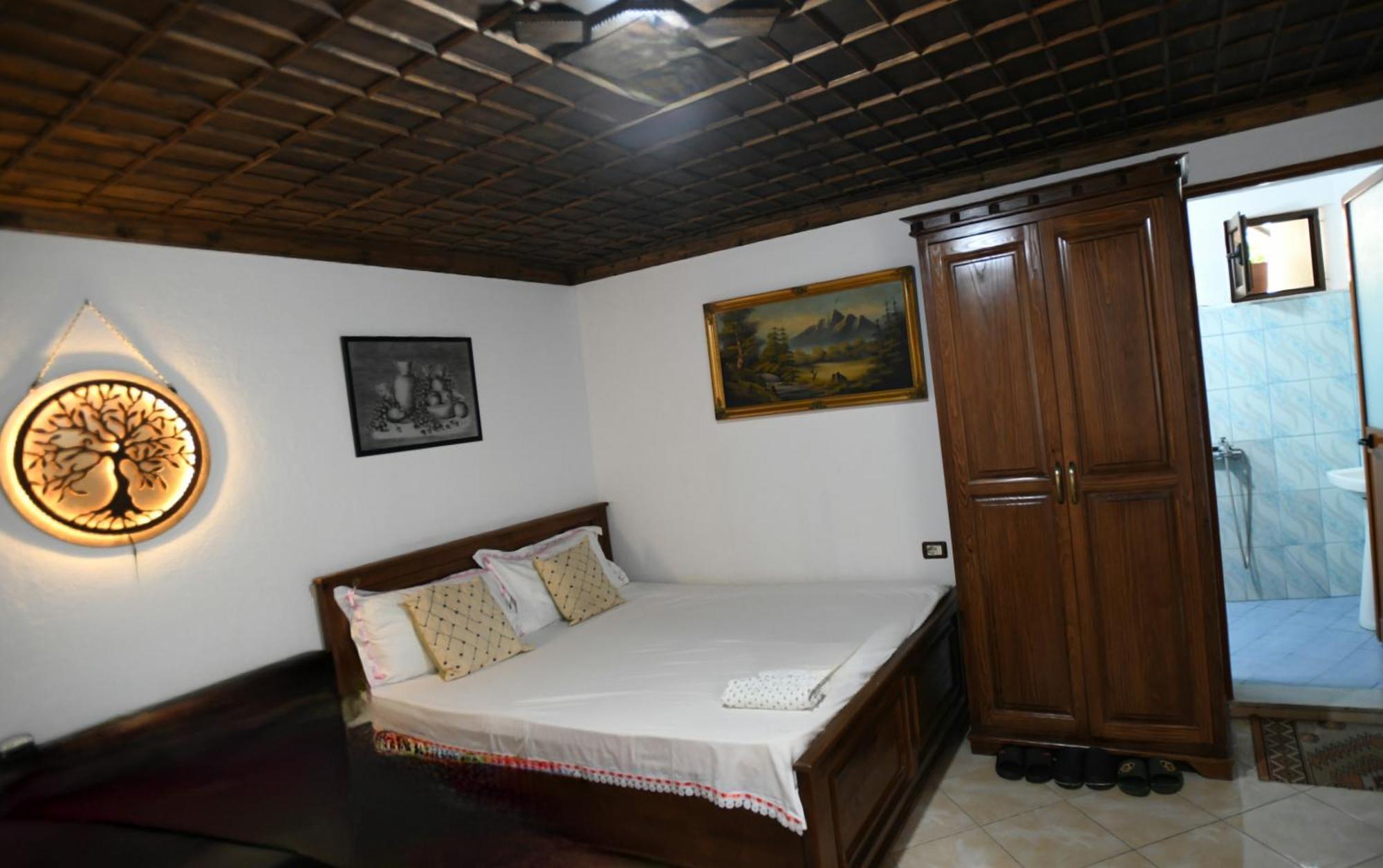 Guesthouse Alvaro Kadiu Berat Habitación foto